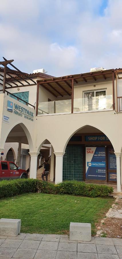 Poseidon'S Limnaria Apartment Paphos Kültér fotó